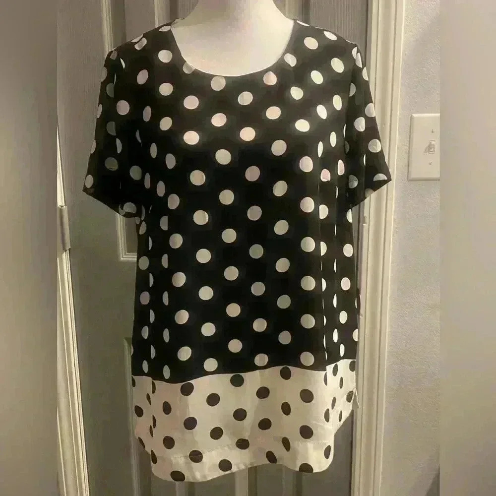 DR2 by Daniel Rainn black & white contrast polka dot shirt sleeve top EUC Small